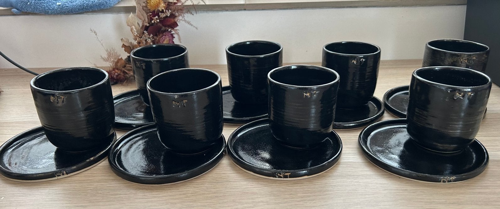 Koffietassen zwart 8 stuks + onderborden + Accessoires, Ophalen, Zo goed als nieuw