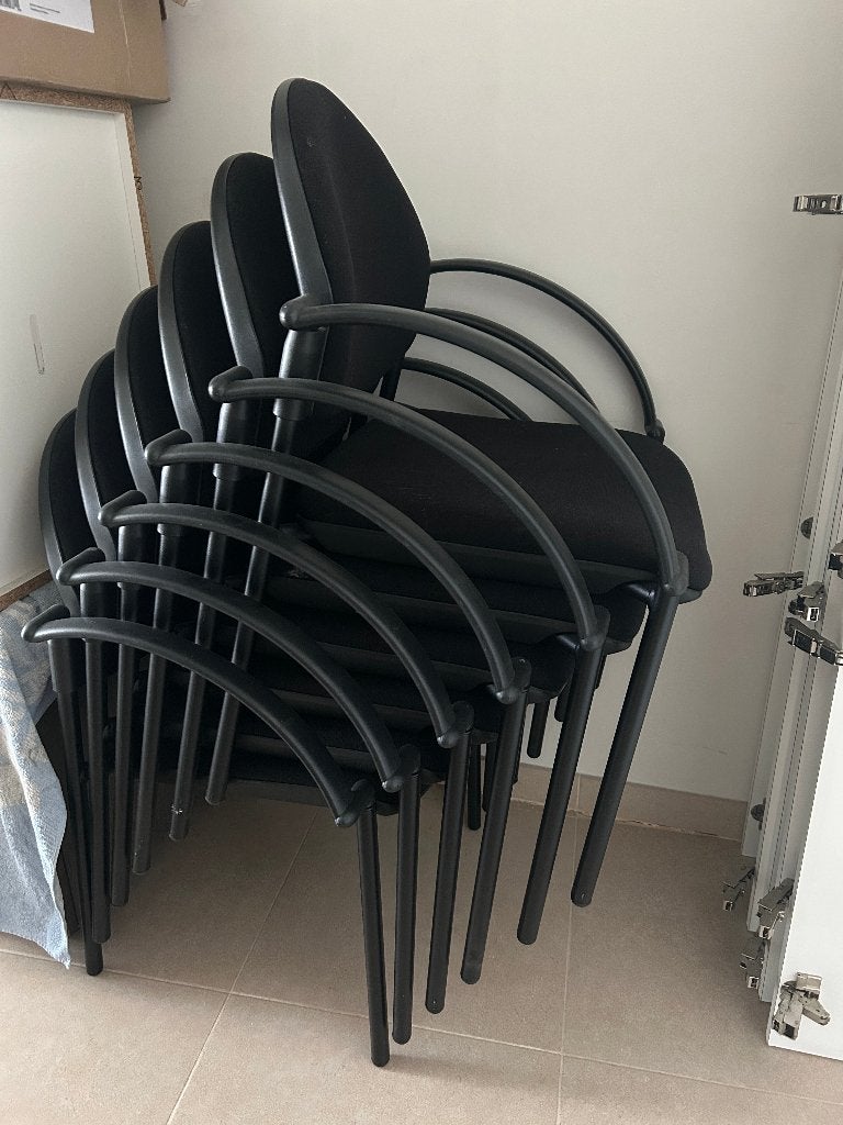 6 stapelbare zwarte vergaderstoelen, Ophalen, Gebruikt, Tafel