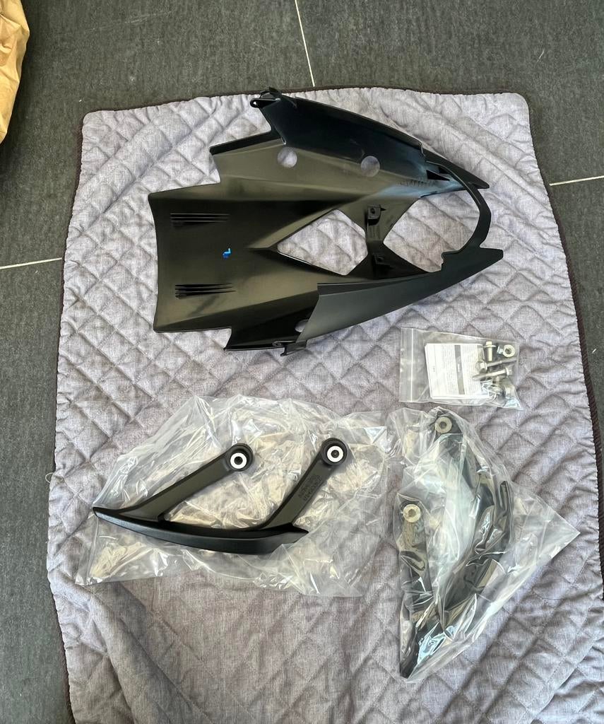 Triumph street triple 765 grab rail kit. Handvaten, Motoren, Ophalen of Verzenden