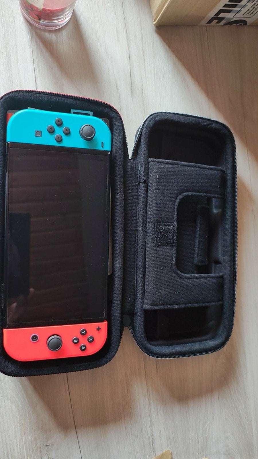 Nintendo switch avec 4 jeux et sa pochette, Consoles de jeu & Jeux vidéo, Enlèvement ou Envoi