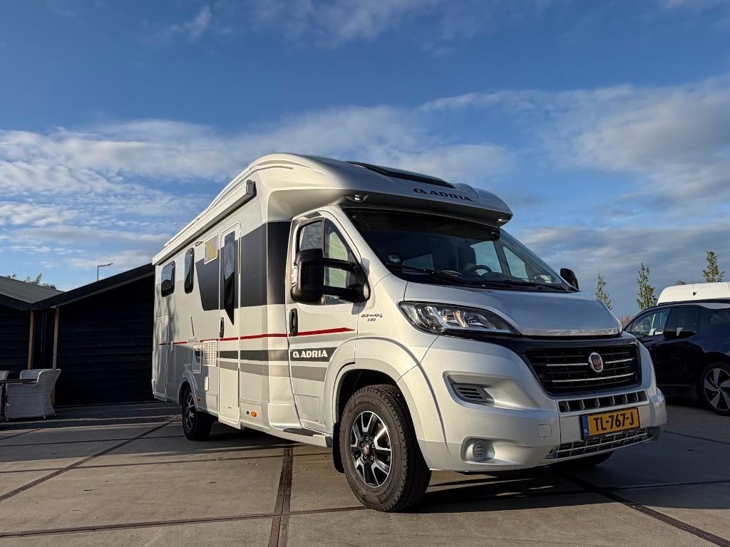 Adria Matrix 670 SL automaat 5pers., Automaat, Fiat, 7 tot 8 meter, Diesel