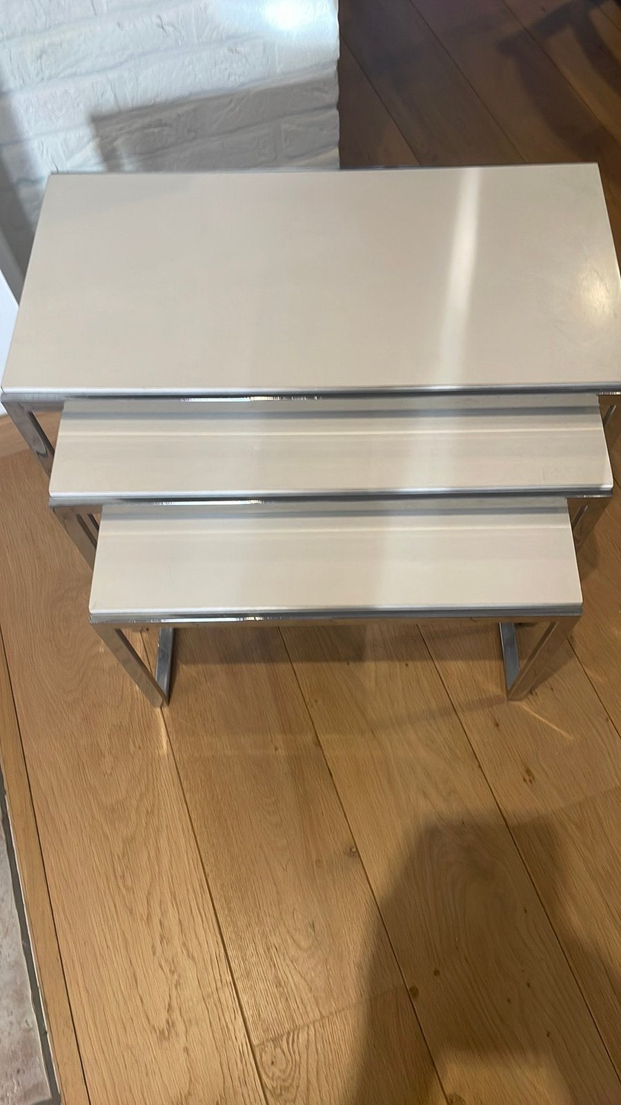 Vintage nesttafels (Set van 3) – Wit & Chroom, Ophalen