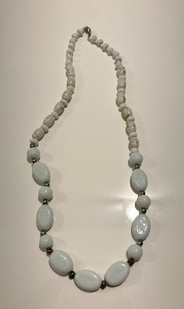 Witte ketting met kralen, Bijoux, Sacs & Beauté, Colliers, Enlèvement ou Envoi, Neuf, Blanc