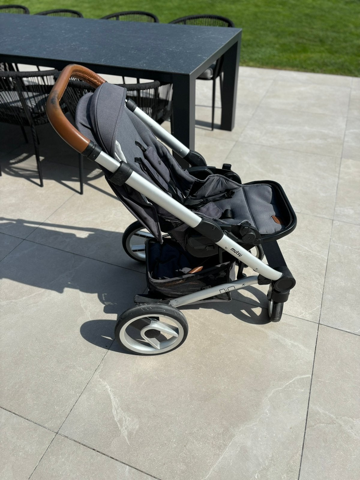 Mutsy Nio kinderwagen grijs, Enlèvement, Utilisé