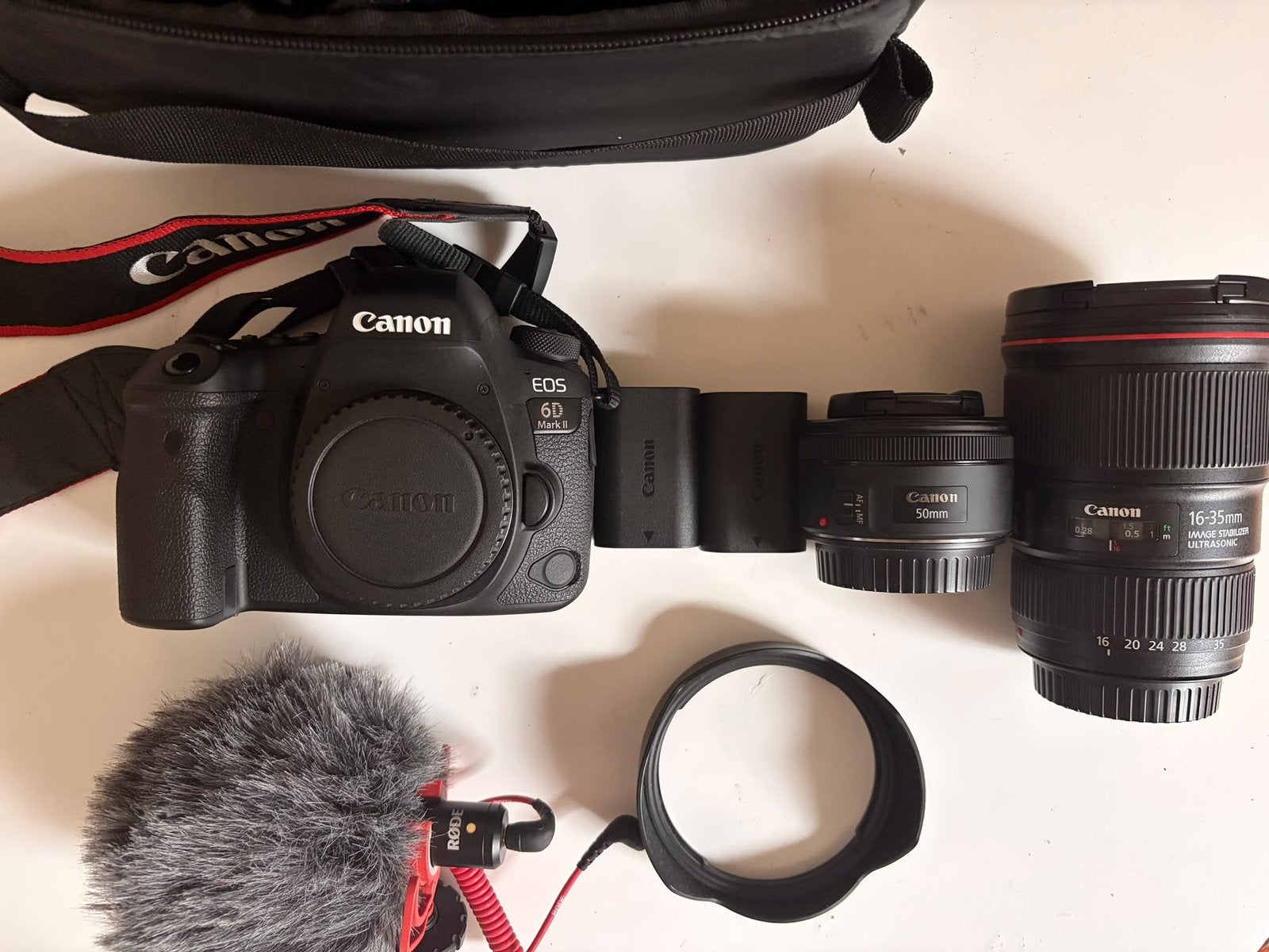 Canon EF 16-35mm F/4.0 iS USM + EW 82 zonnekap, Ophalen, Zo goed als nieuw, Zonnekap, Canon