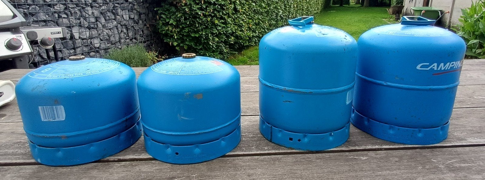 4 bouteilles de gaz Campingaz 

Vides , camping/ barbecues., Enlèvement