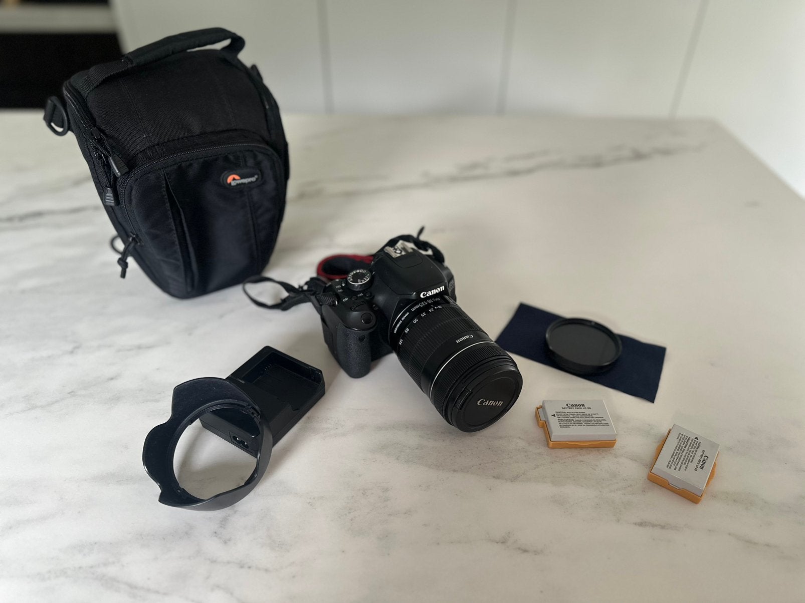 Canon 600D, TV, Hi-fi & Vidéo, Enlèvement, Comme neuf, Canon
