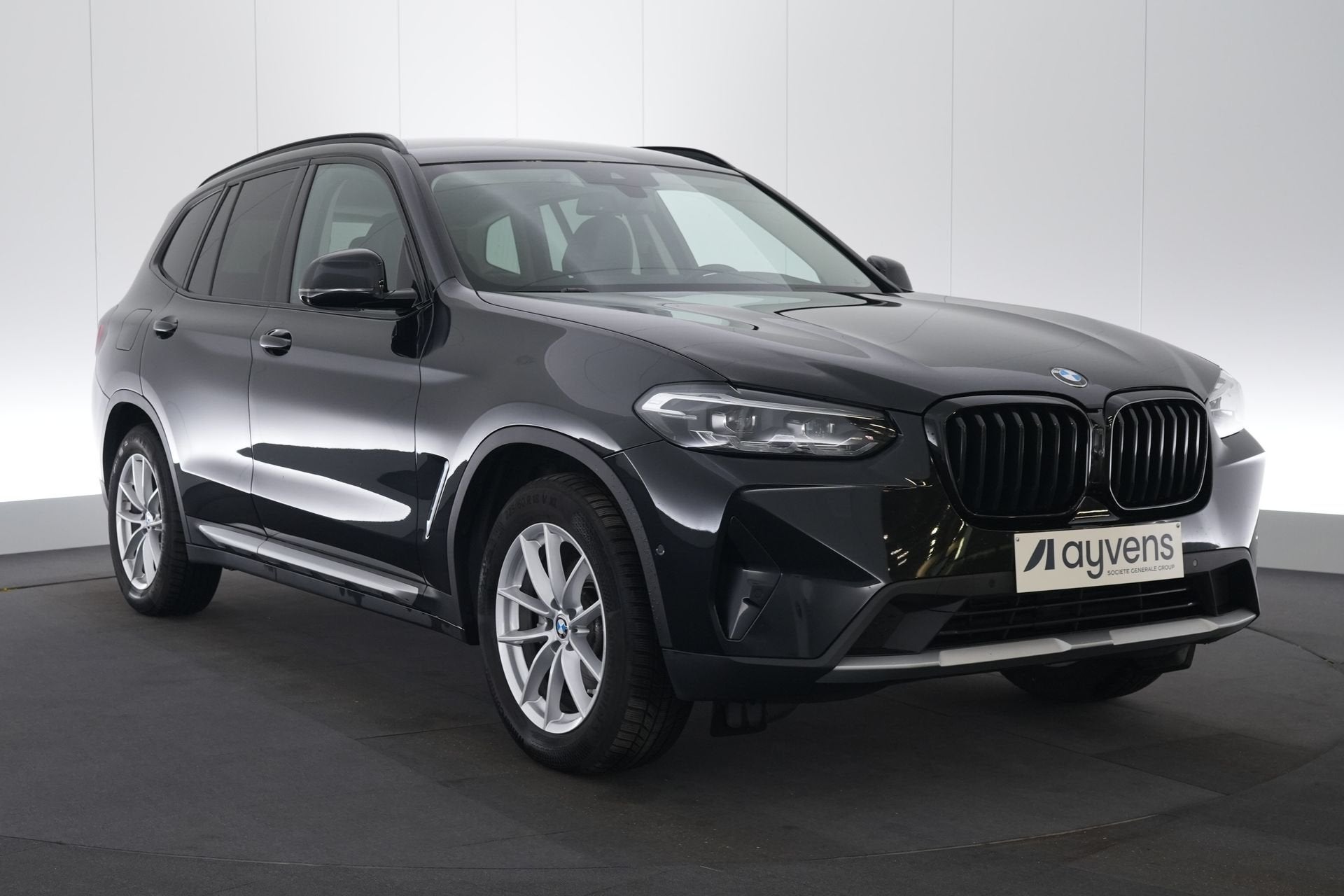 (2DFA204) BMW X3, Euro 6, 136 pk, Zwart, Leder