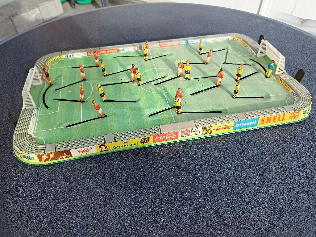 Voetbalspel van plaatstaal, Verzamelen, Ophalen, Gebruikt
