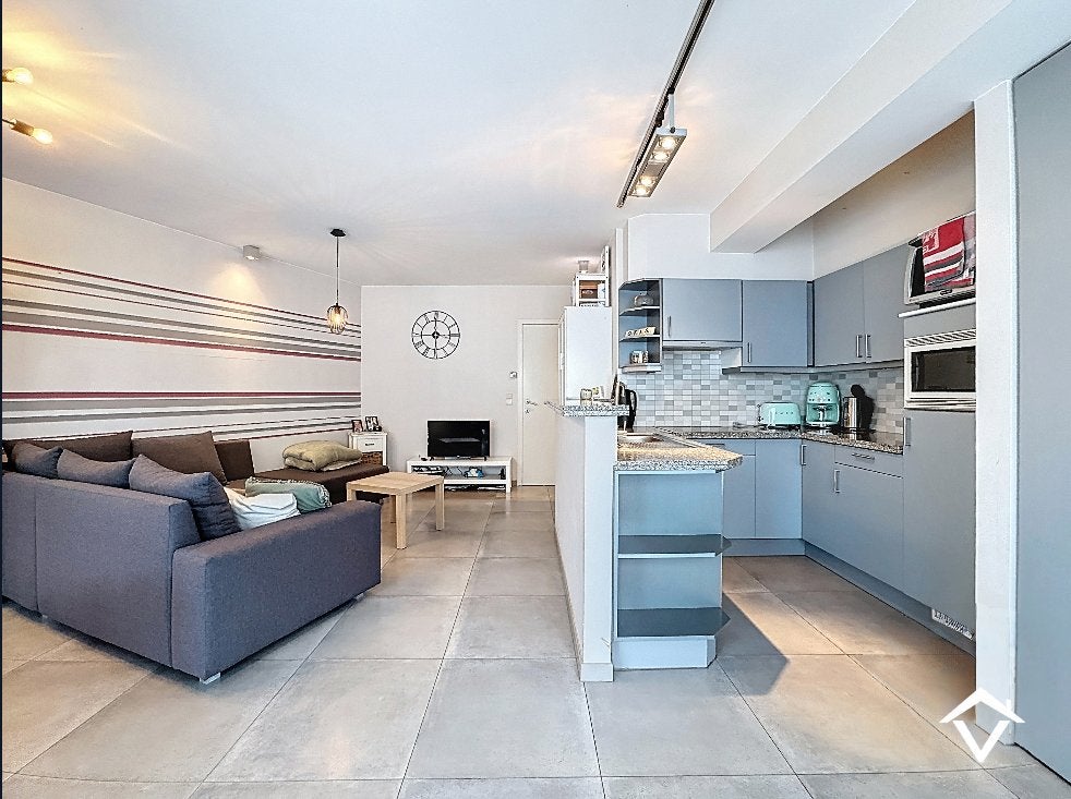 Volledig gerenoveerd appartement en garage te Koekelare, Province de Flandre-Occidentale, 2 pièces, Appartement, Koekelare