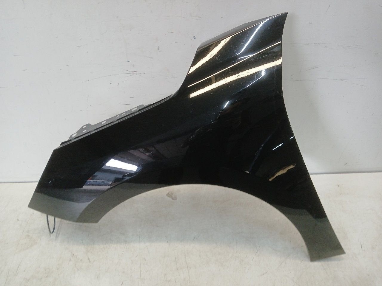 Spatbord links voor Opel Corsa, Auto-onderdelen, Onderdelen@venauto.nl, Van der Ven Autorecycling B.V., Gebruikt, Ettenseweg 76, 4706 PB Roosendaal, The Netherlands