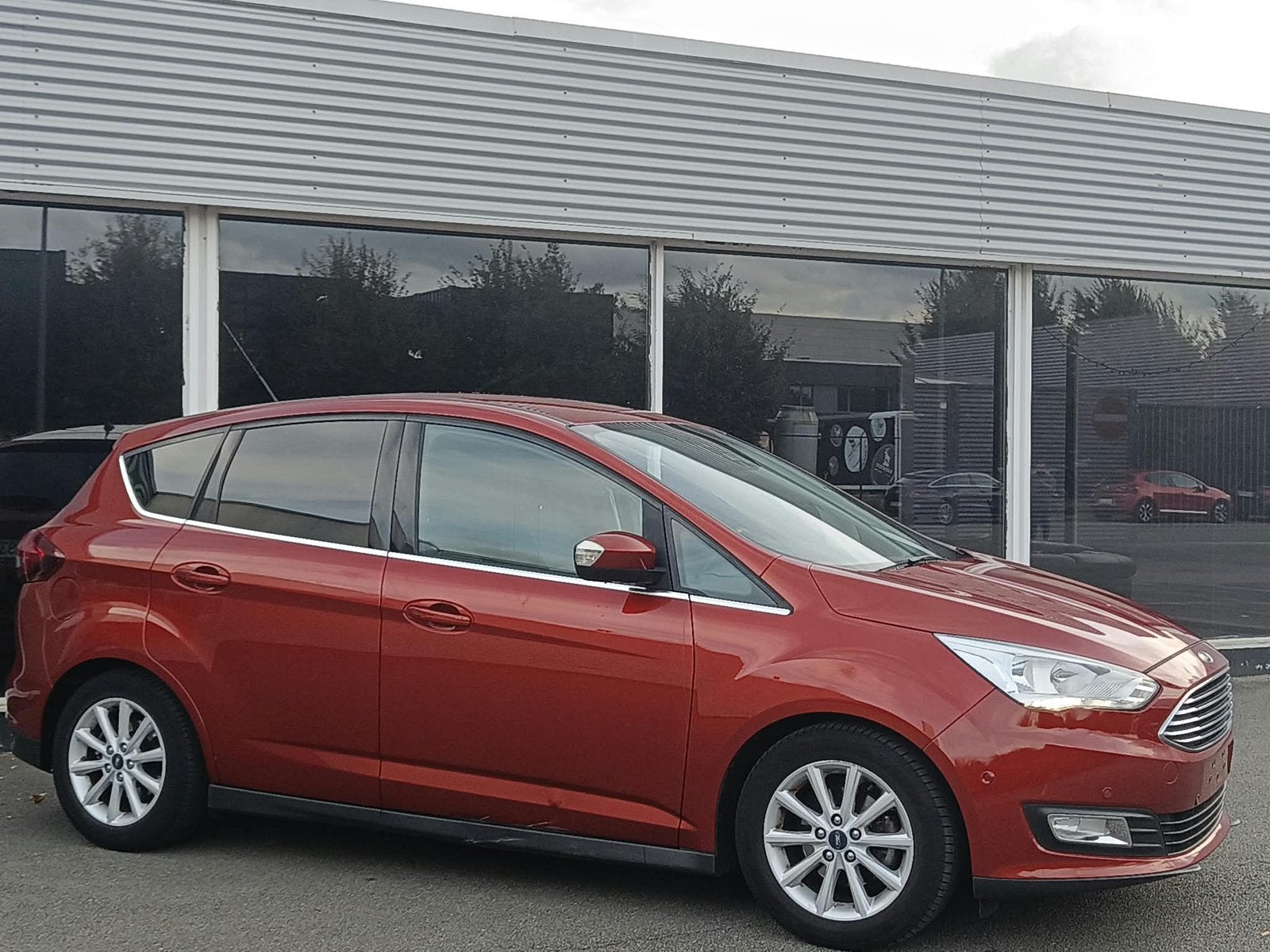 FORD C-MAX 1.0 PETROL TITANIUM EDITION - 1ER PROPRIÉTAIRE !, Autos, Rouge, Achat, https://public.car-pass.be/vhr/f26f1e9d-1df6-4dcd-b4a0-9f7fbe5a9c8c