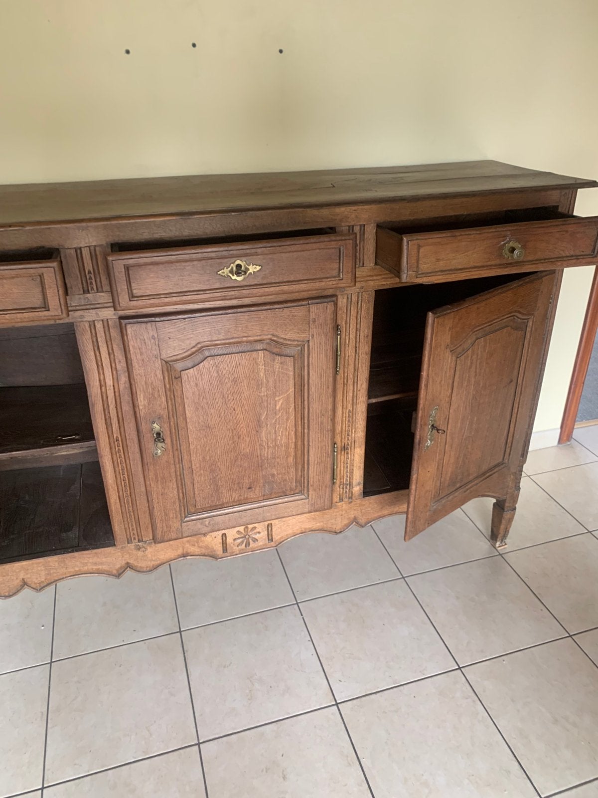 Buffet de style Louis XV en chêne massif, Maison & Meubles, Enlèvement