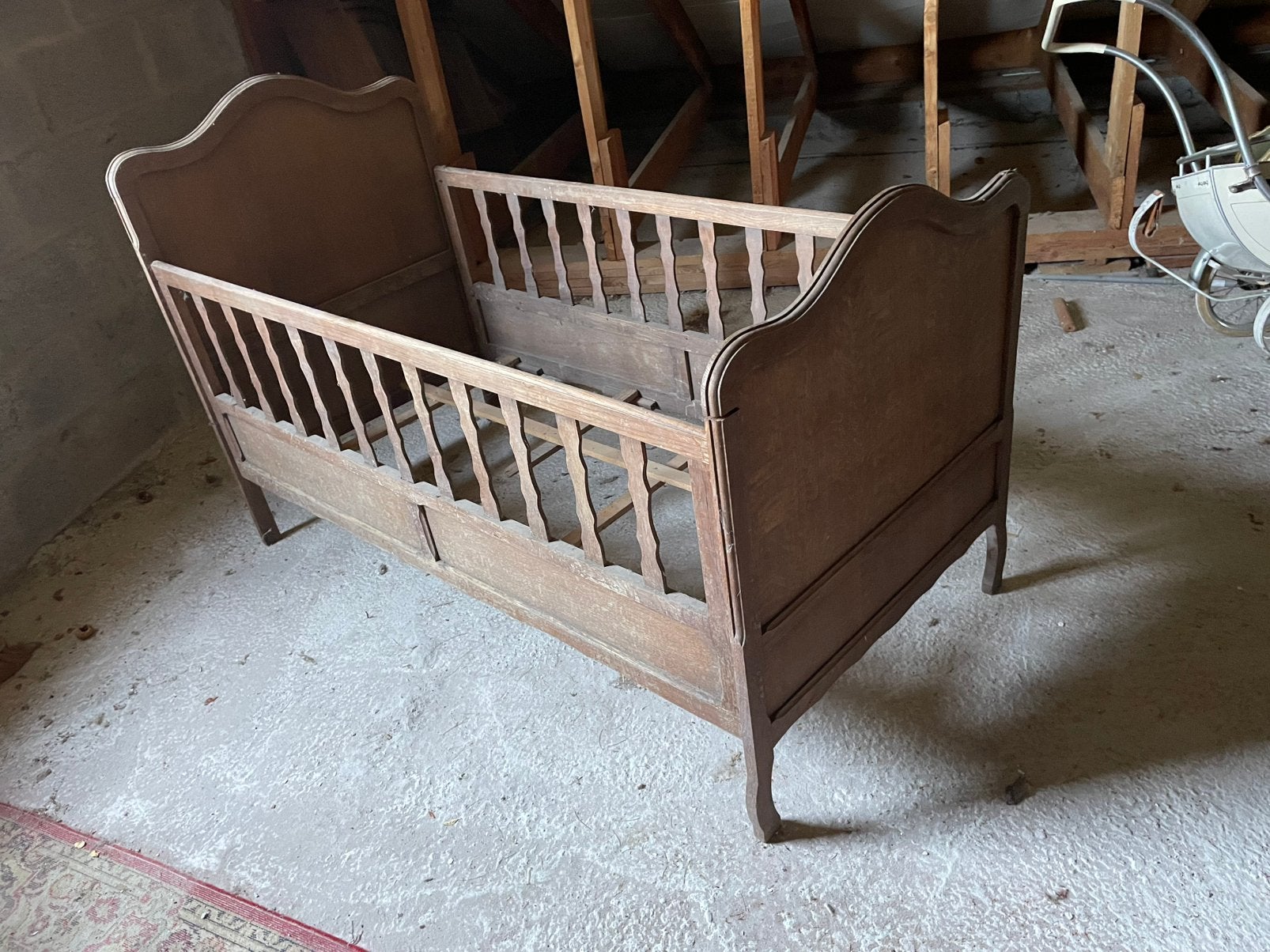 Oud kinderbedje/ eik, Kinderen en Baby's, Ophalen, Gebruikt, Ledikant
