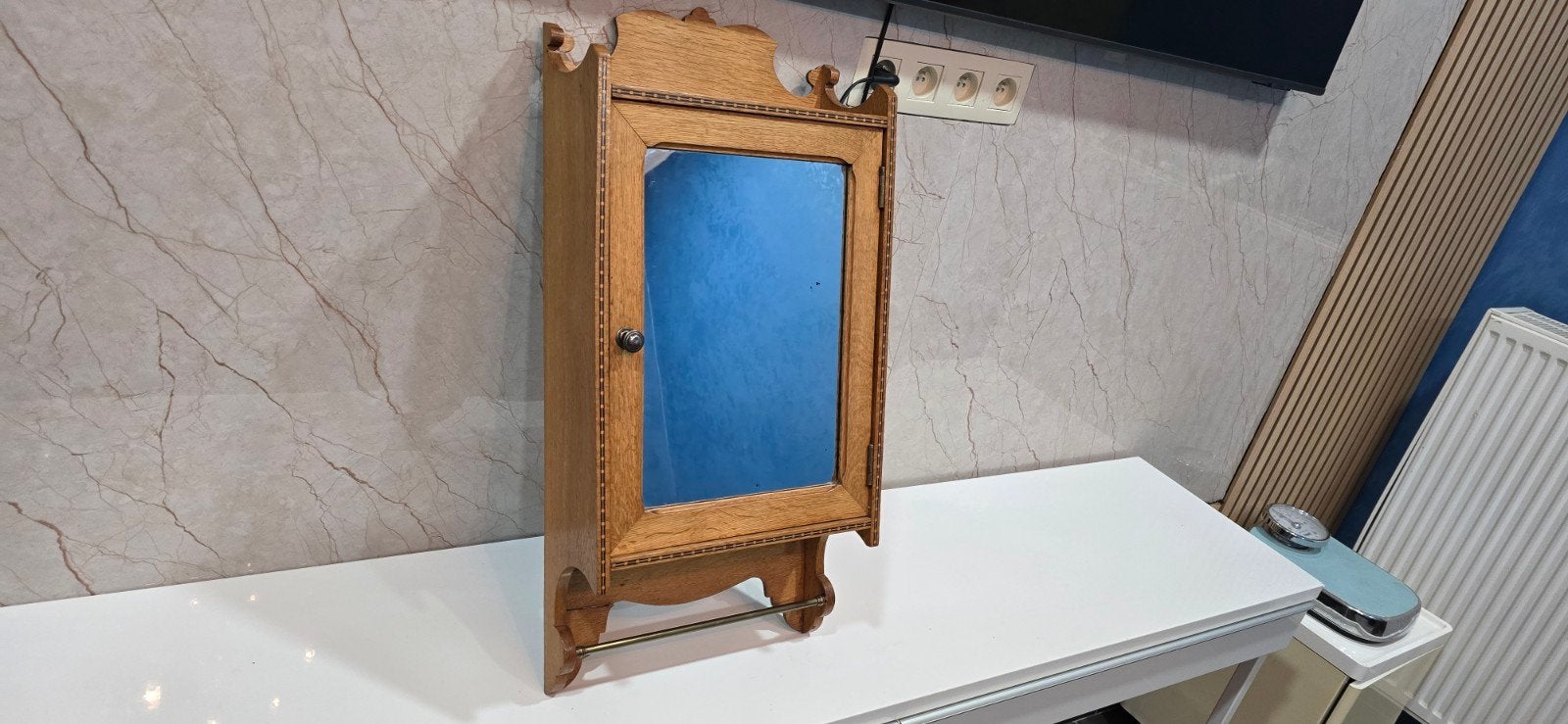 ancienne vitrine mural en bois dimensions 60cmx38cm, Enlèvement ou Envoi