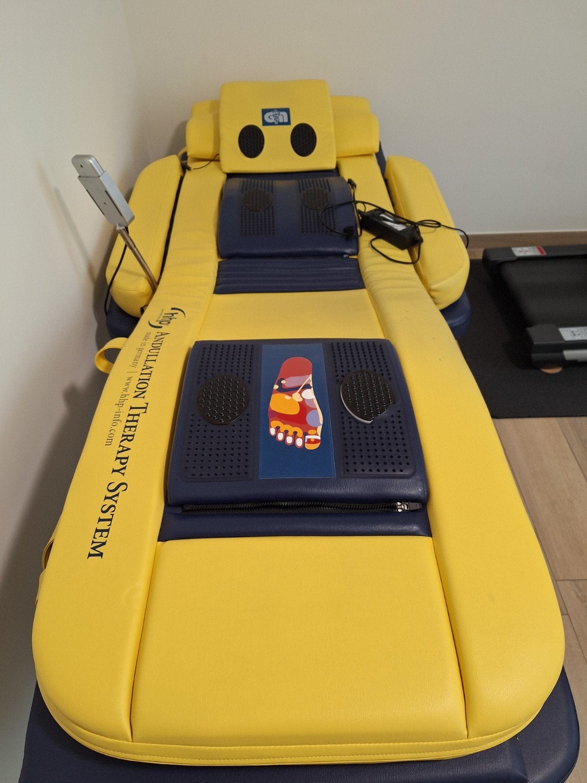 massagetafel met infrarood merk hhp, Ophalen, Gebruikt, Massagetafel