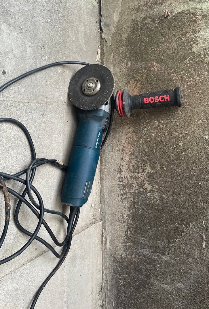 Bosch haakse slijper, Doe-het-zelf en Bouw, Gereedschap | Slijpmachines, Ophalen, Zo goed als nieuw, 1000 watt of meer, Haakse handslijpmachine