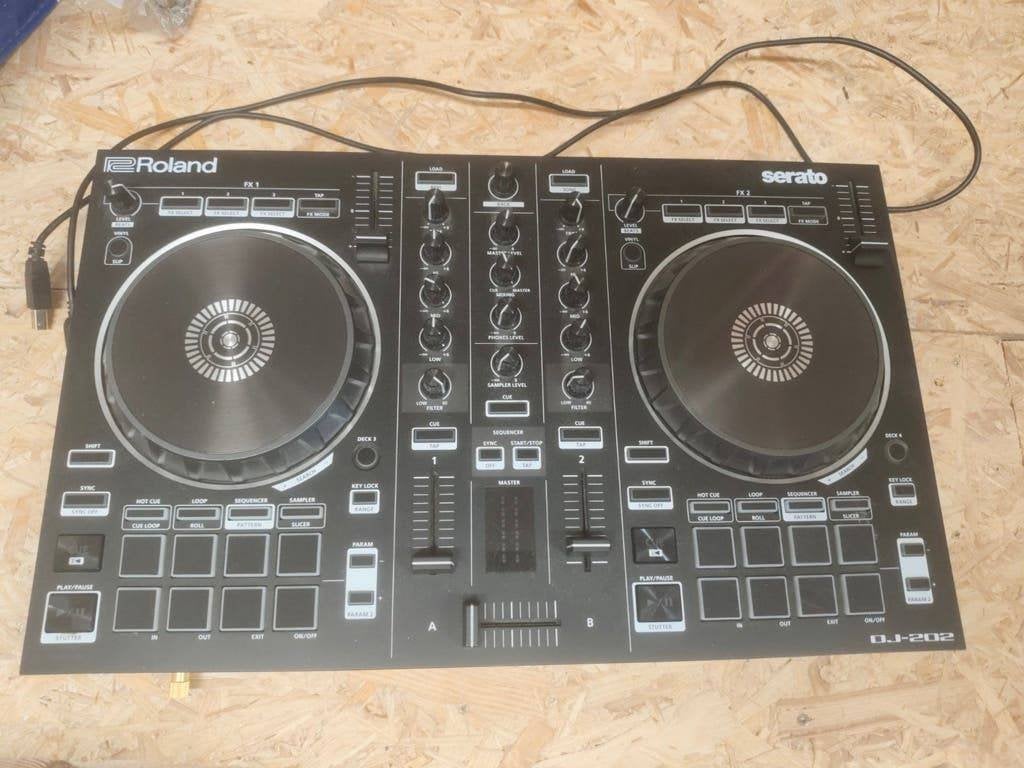 Roland DJ-202 DJ Controller met TR drumkits, Enlèvement ou Envoi, Utilisé