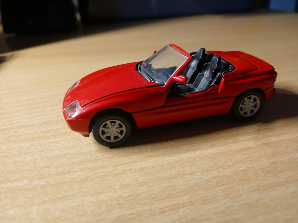 BMW Z1 rouge 1/43, Enlèvement ou Envoi, Utilisé, Voiture, Autres marques