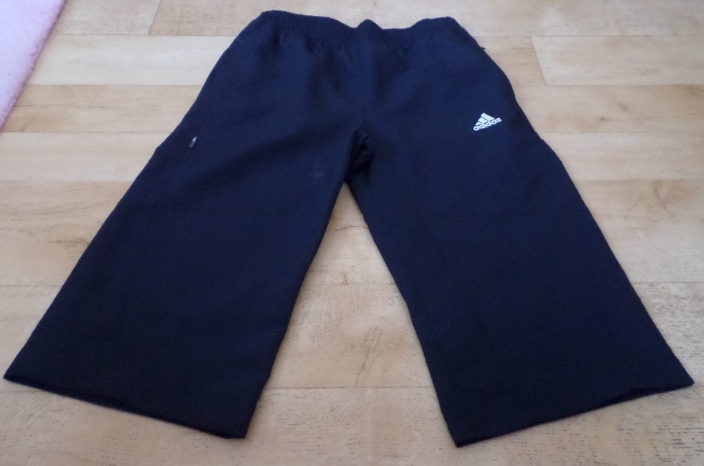 Short Adidas long bleu marine blanc 10-12 ans logo tirette, Adidas, Garçon ou Fille, Enlèvement ou Envoi, Utilisé