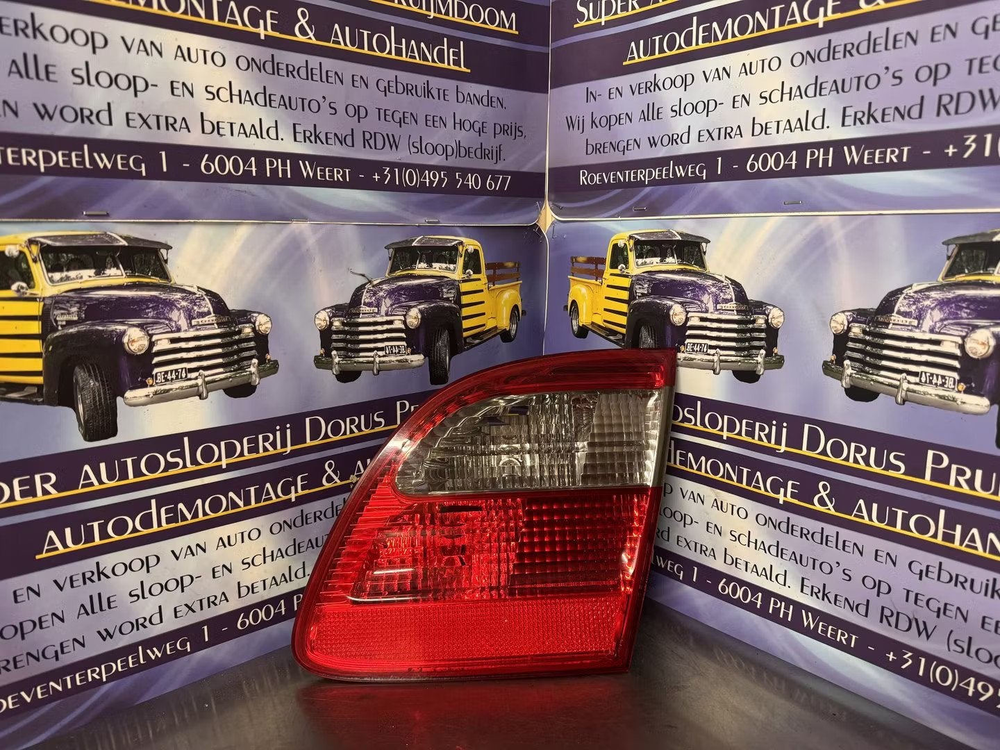 Mercedes E klasse combi achterlicht rechts, Mercedes-Benz AG, Mercedes-Benz, Utilisé, Mercedesstrasse 120
70372  Stuttgart, DE