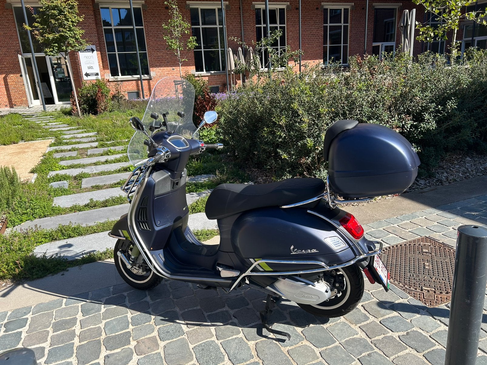Vespa GTS 300 Super Tech 2023, Fietsen en Brommers, Ophalen, Zo goed als nieuw