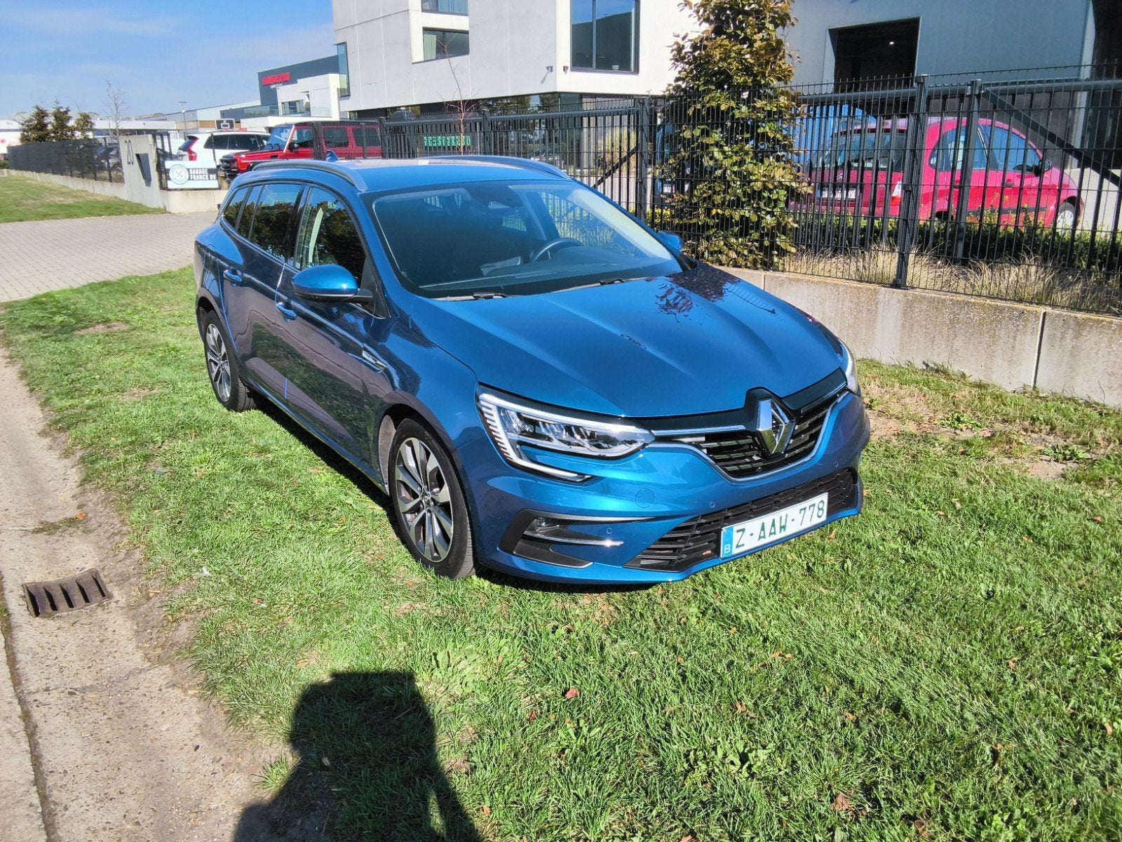 Renault Megane 1.3 benzine automaat in goede staat, Autos, 1332 cm³, Achat, Noir, 5 portes