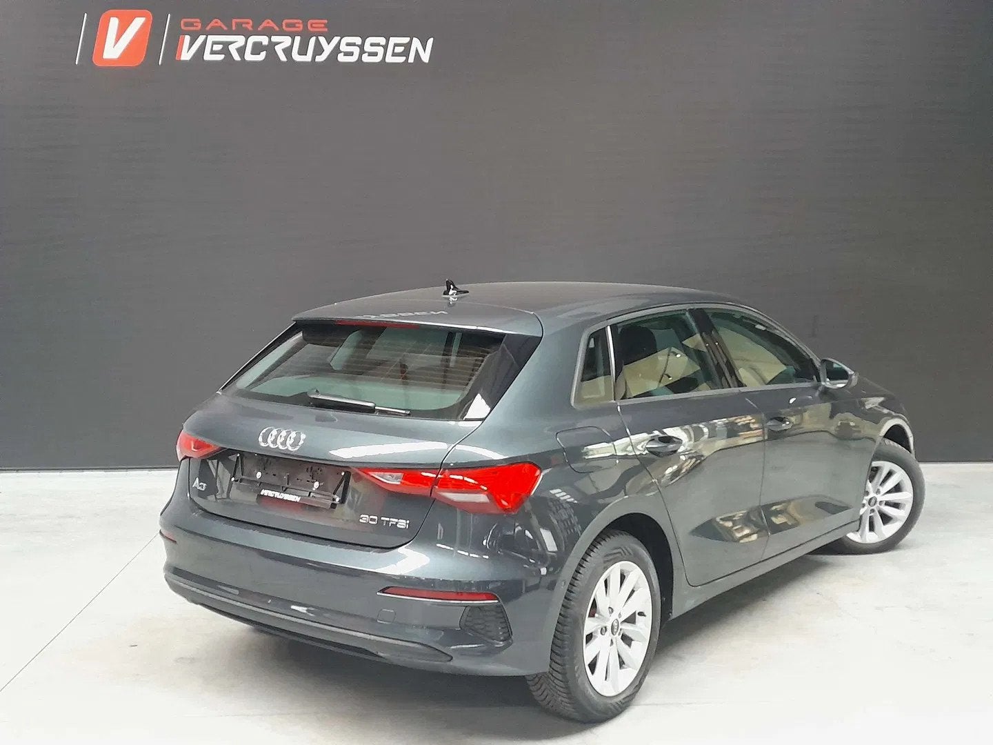Audi A3 Sportback 30 TFSI S-tronic Leder Navi Carplay, Auto's, Automaat, Gebruikt, Leder, Bedrijf