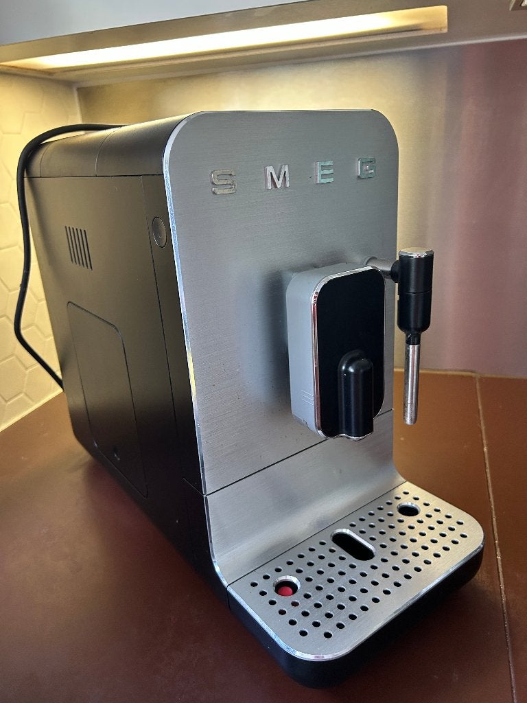Machine à café SMEG avec grains, Café en grains, Comme neuf, Tuyau à Vapeur, Enlèvement