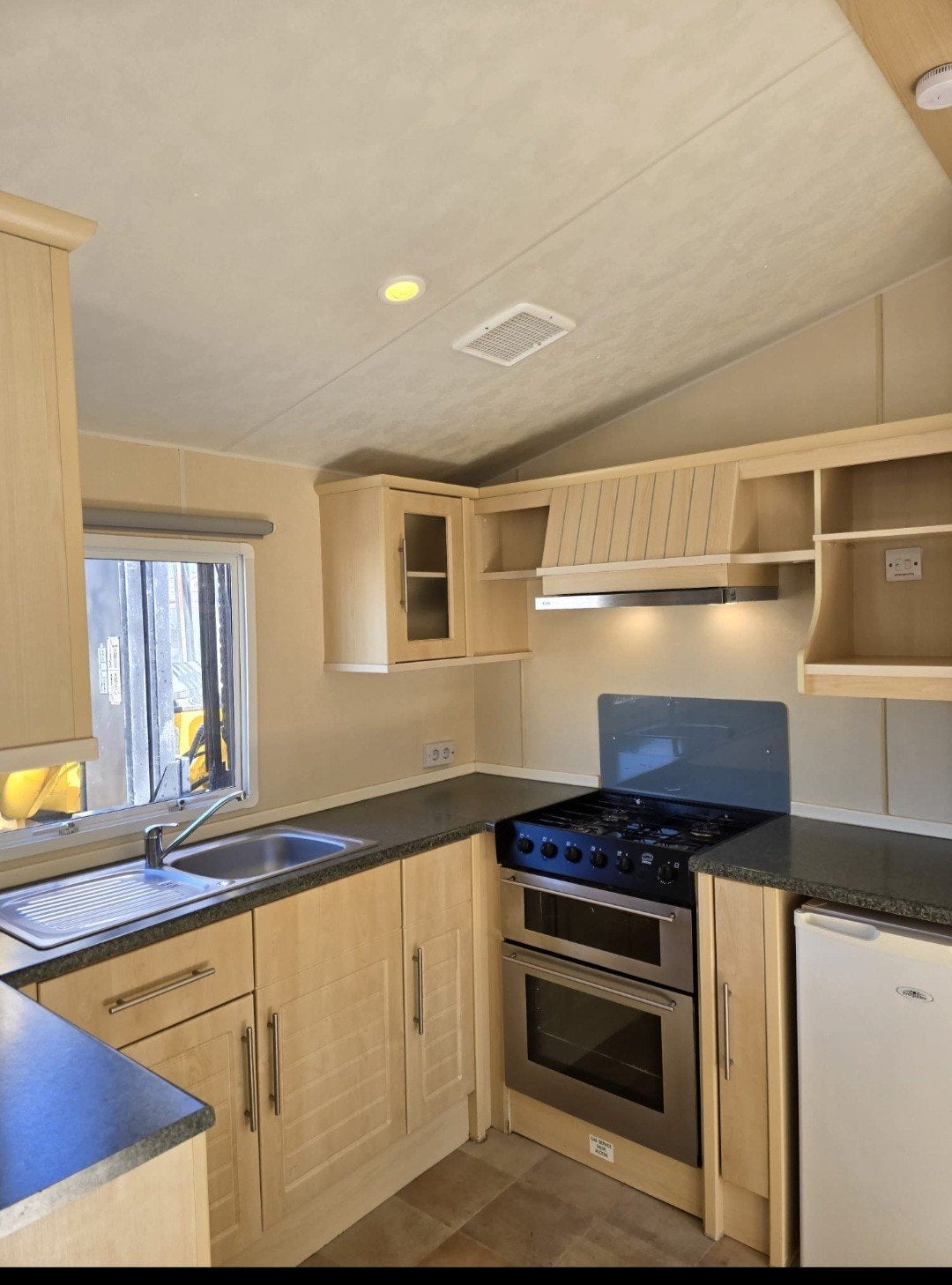 8 personen 3 kamers +zetelbed, Caravans en Kamperen, Stacaravans