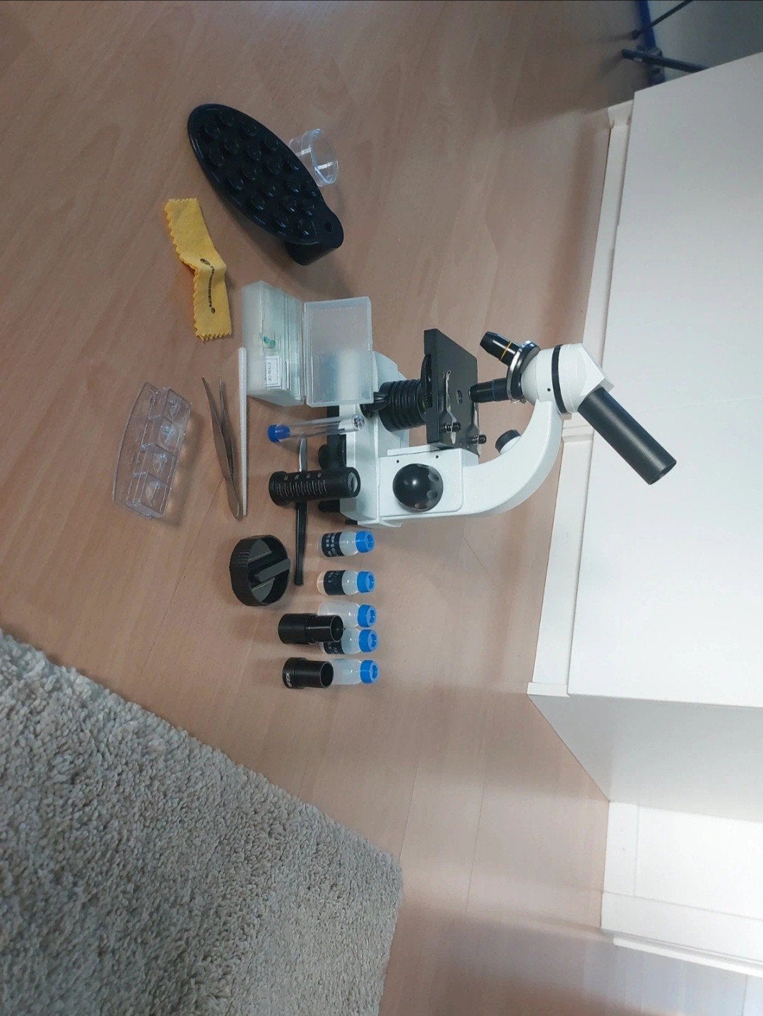 Bresser microscoop, Enlèvement
