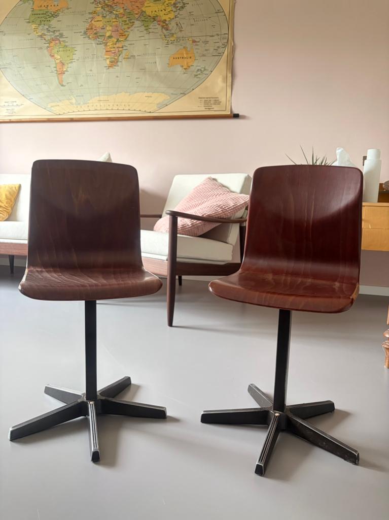 2 vintage kinderstoeltjes 6-10j, Antiek en Kunst, Antiek | Meubels | Stoelen en Sofa's, Ophalen