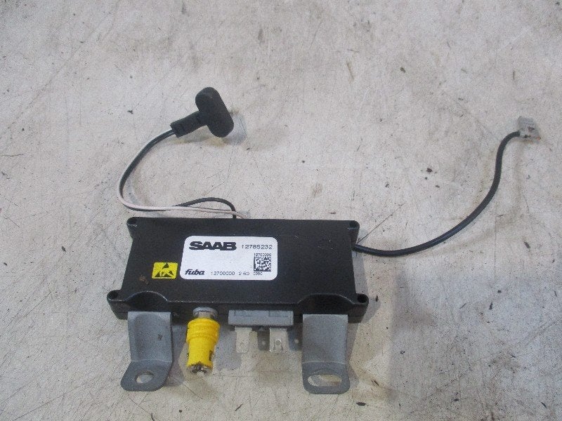 AMPLIFICATEUR D'ANTENNE Saab 9-3 II Sport Sedan (YS3F), Saab-de-info@saabgroup.com, Marienbergstraße  96
90411  Nürnberg, DE, Utilisé