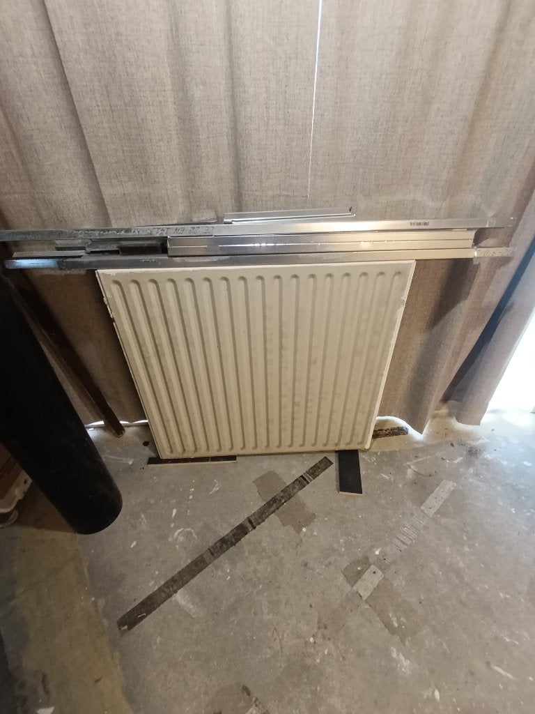 RAMASSAGE GRATUIT — Radiateur métallique, Enlèvement, Utilisé, Fer