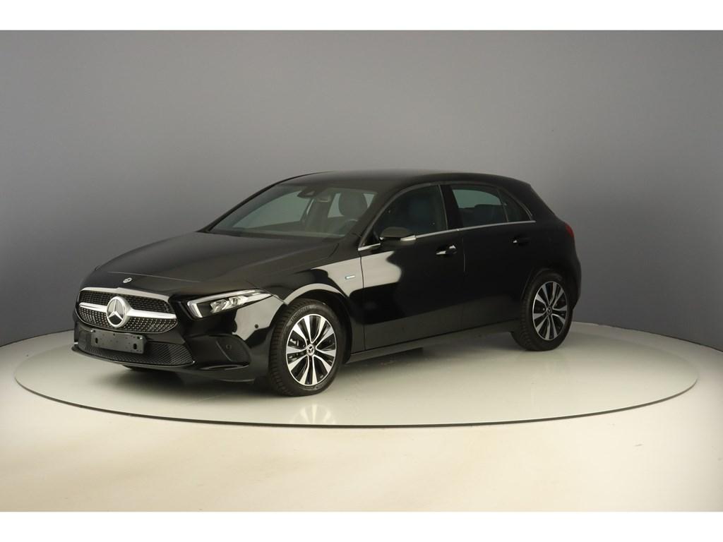 Mercedes-Benz A 250 e 218pk Pack Advantage, Auto's, Mercedes-Benz, Automaat, 161 kW, Euro 6, Zwart