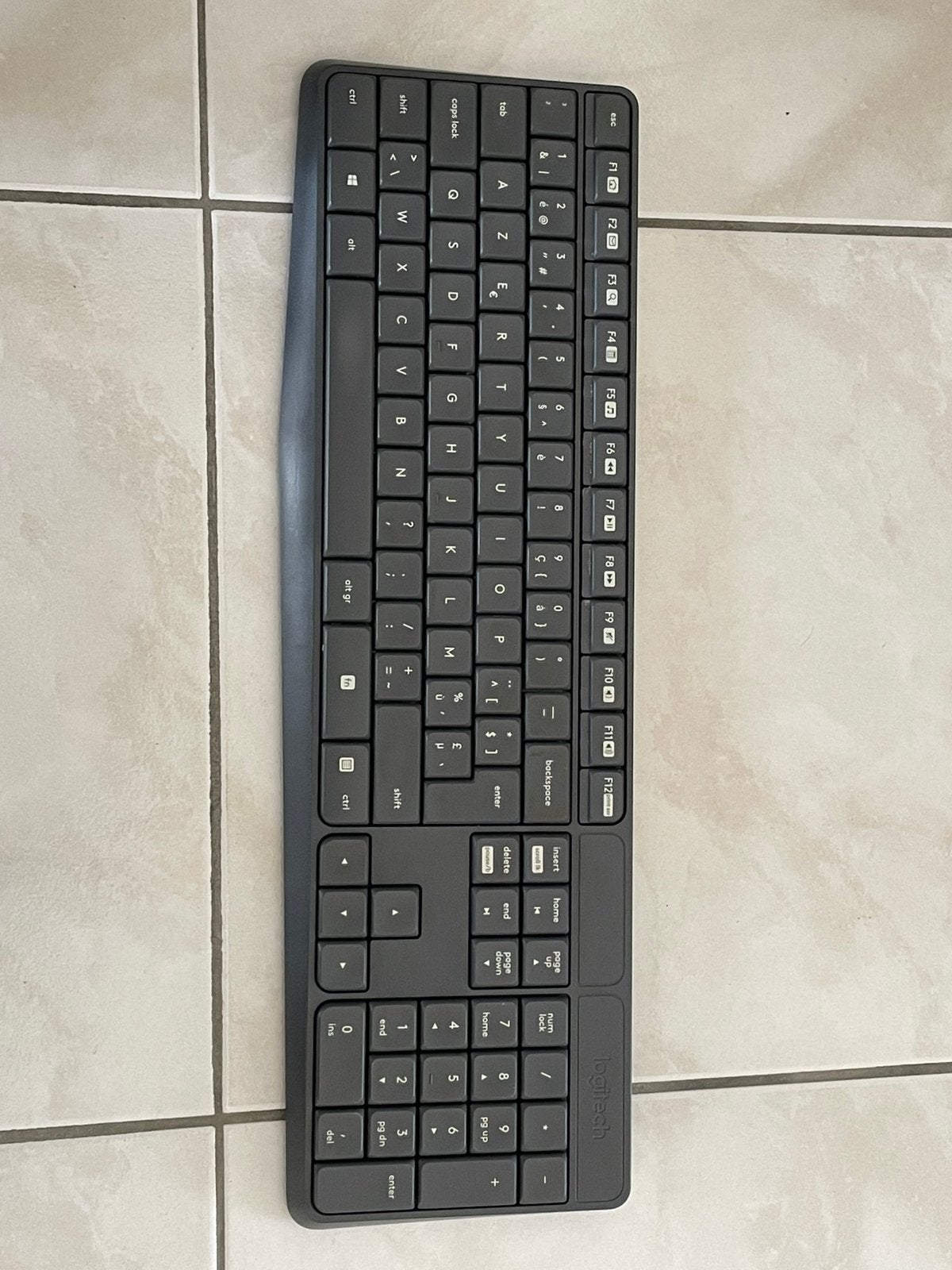 Logitech draadloos toetsenbord, Computers en Software, Toetsenborden, Ophalen, Azerty, Gebruikt, Draadloos