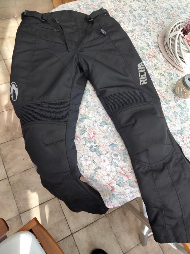 Splinternieuwe motorbroek van RICHA., Ophalen