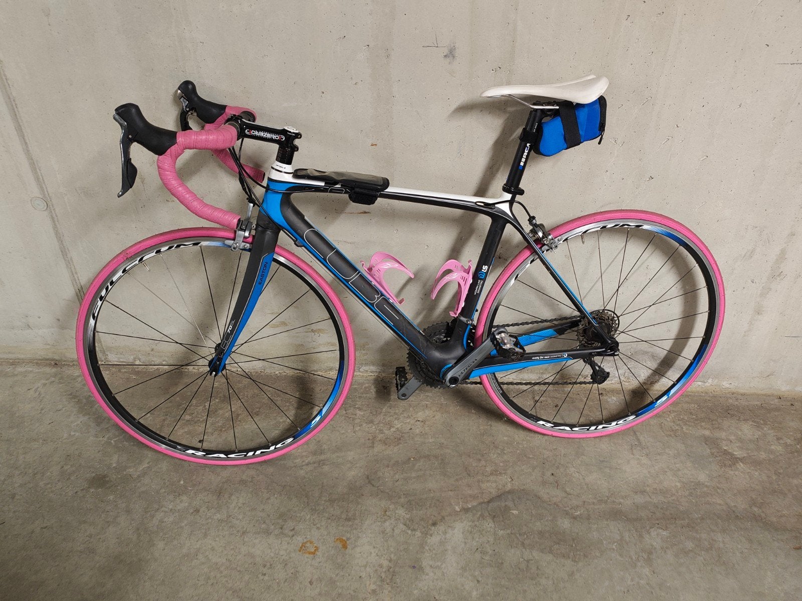 Koersfiets cube karbon, Ophalen