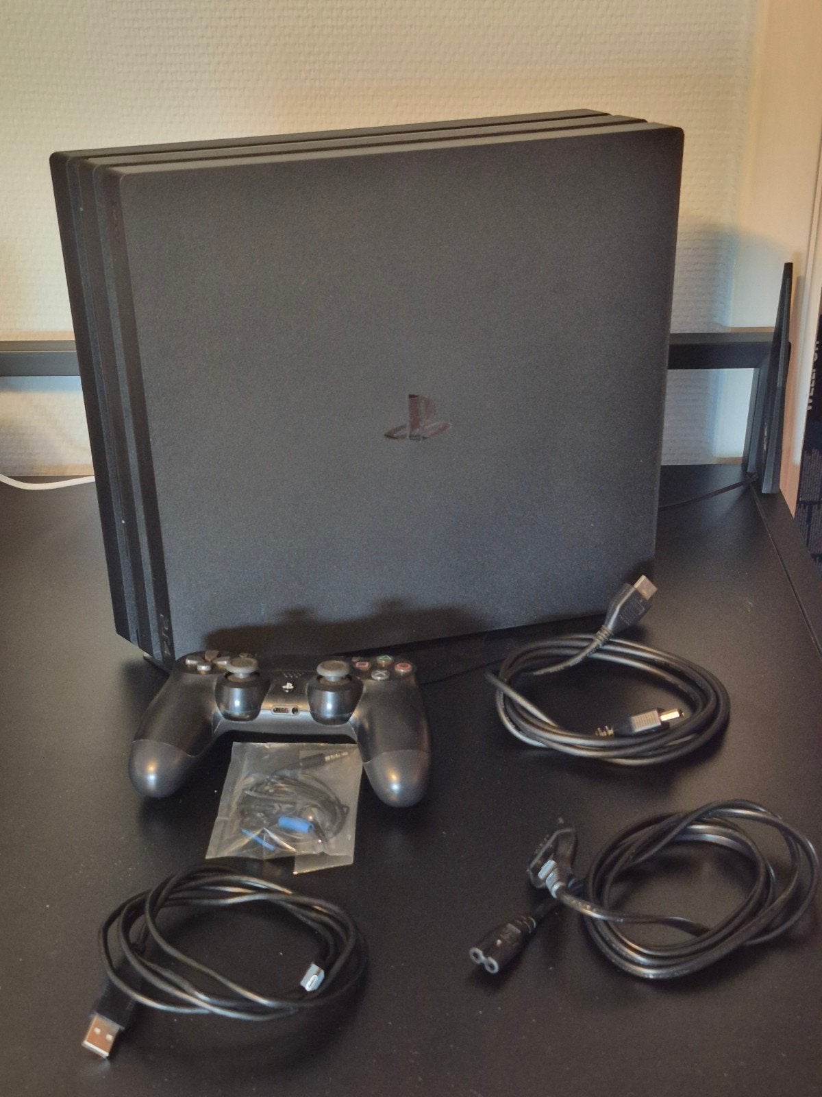 PlayStation 4 Pro, Games en Spelcomputers, Gebruikt, Ophalen of Verzenden, 1 TB, Met 1 controller
