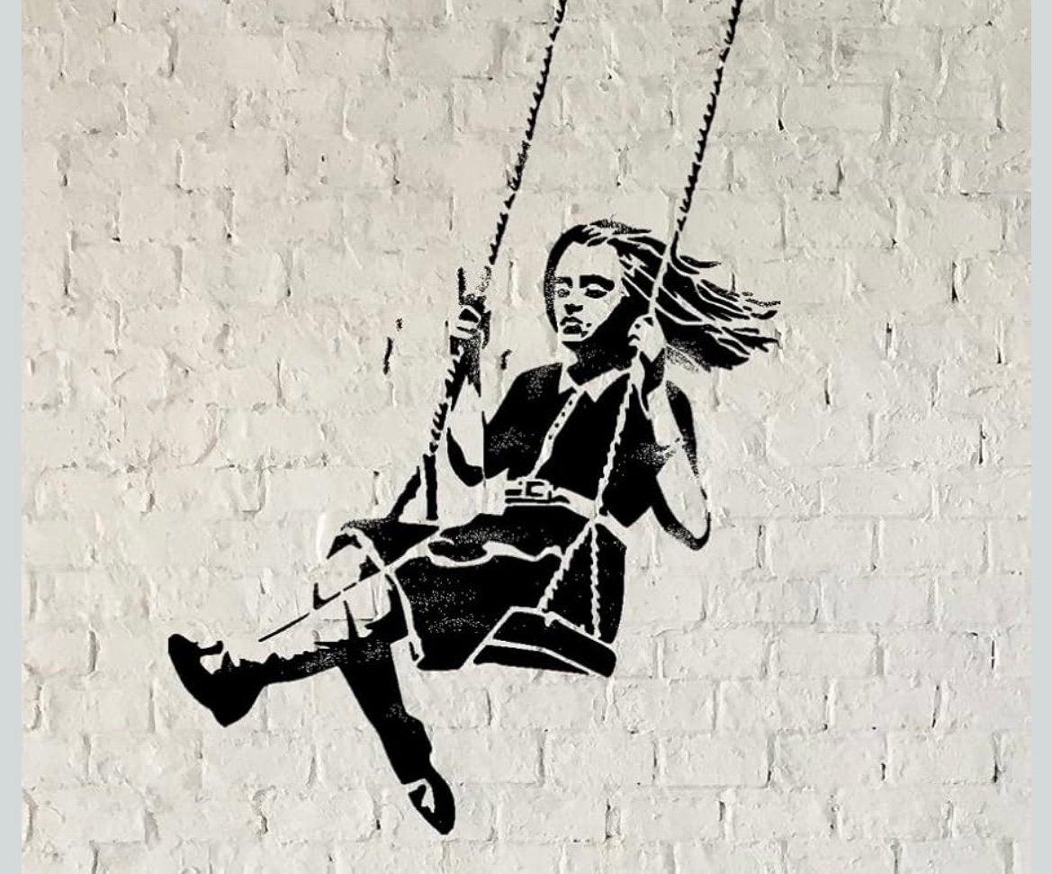 Banksy Girl on Swing XL Wall Stencil for Indoor/Outdoor, Enlèvement, Utilisé