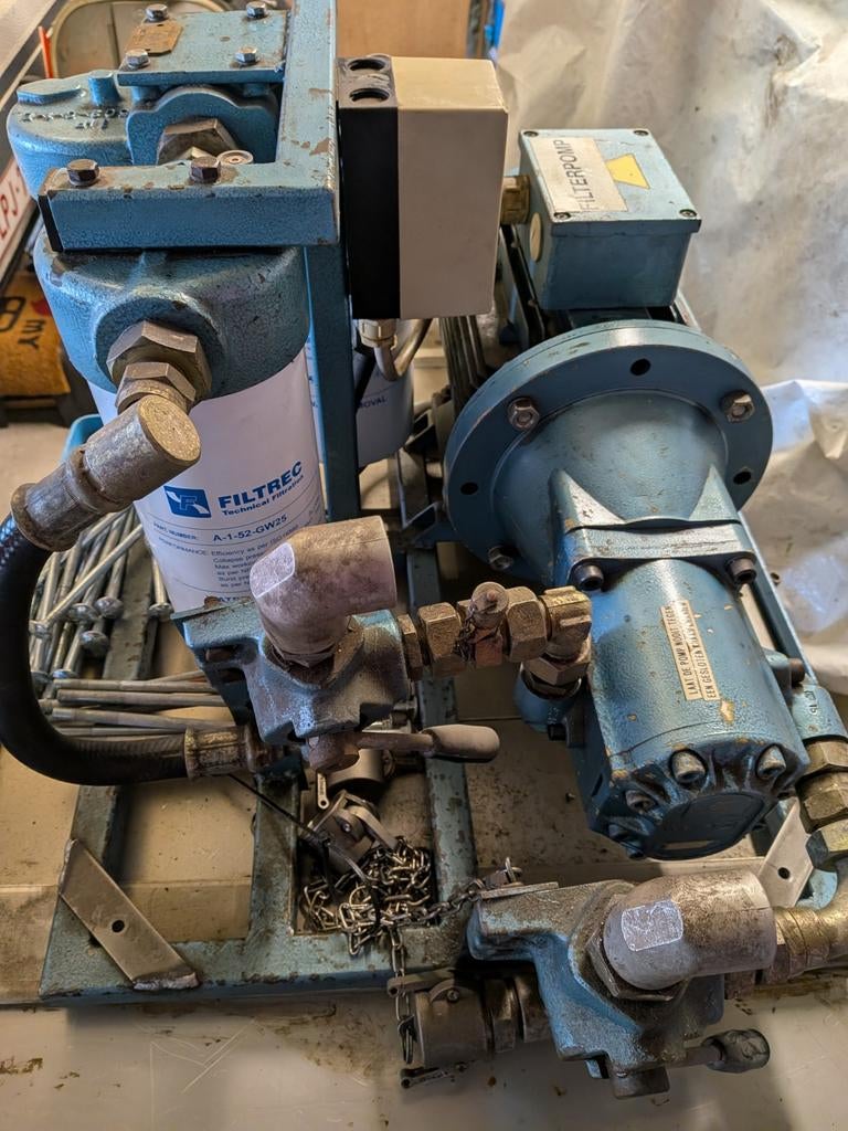 Groupe hydraulique avec moteur électrique pour séparateur, e, Enlèvement