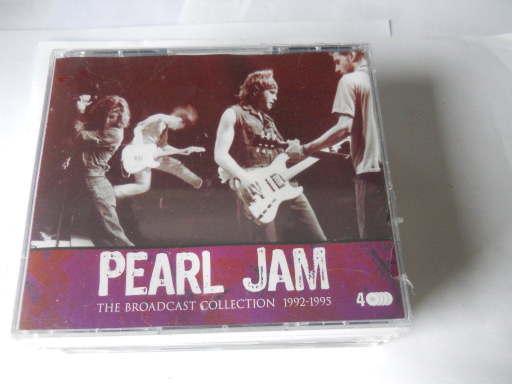 COFFRET DE 4 CD - PEARL JAM - NOUVEAU CHEZ FOLLIE, CD & DVD, CD | Rock, Enlèvement ou Envoi, Comme neuf, Pop rock, Coffret