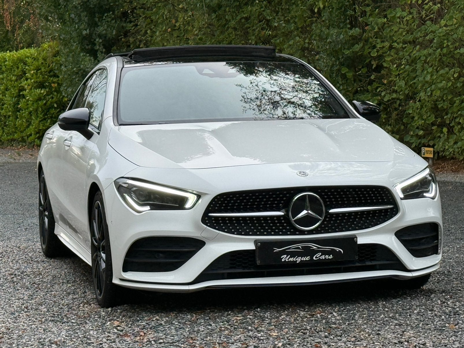 Mercedes CLA 180 AMG Nightpack Berline Pano Autom Full 2020, CLA, Wit, Bedrijf, 5 deurs