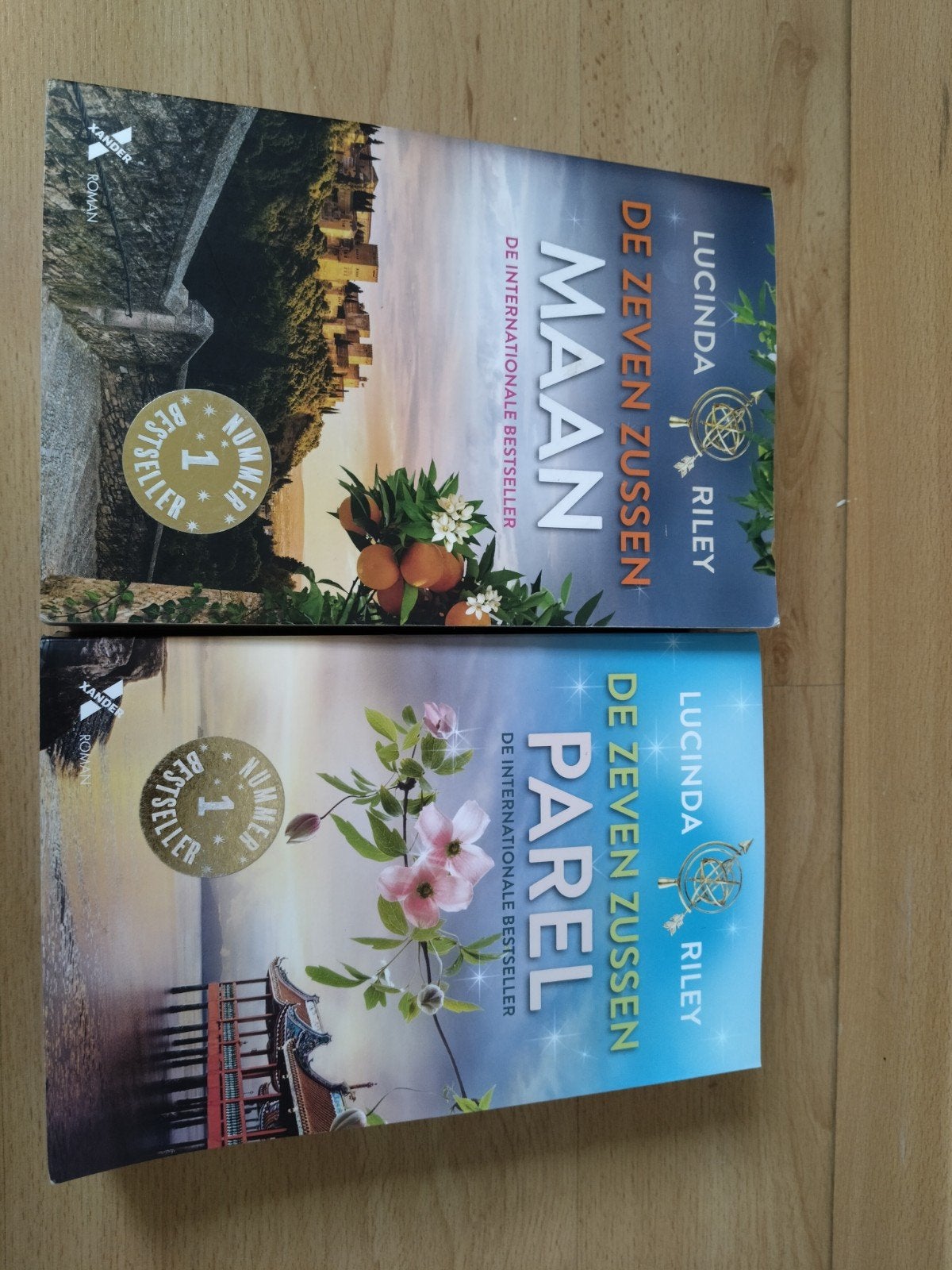 Lucinda Riley zeven zusters parel en maan, Boeken, Ophalen of Verzenden