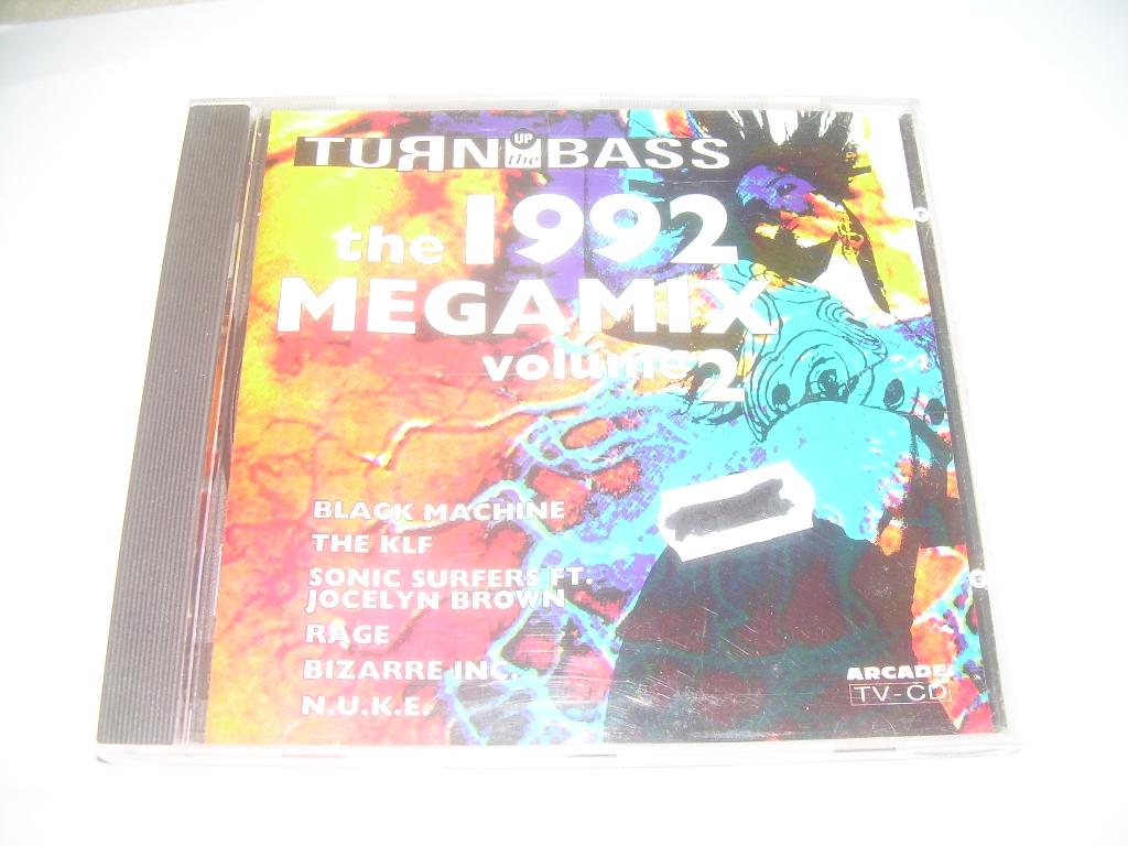 CD - MONTEZ LES BASSES - MEGAMIX 1992, Enlèvement ou Envoi, Comme neuf, Techno ou Trance