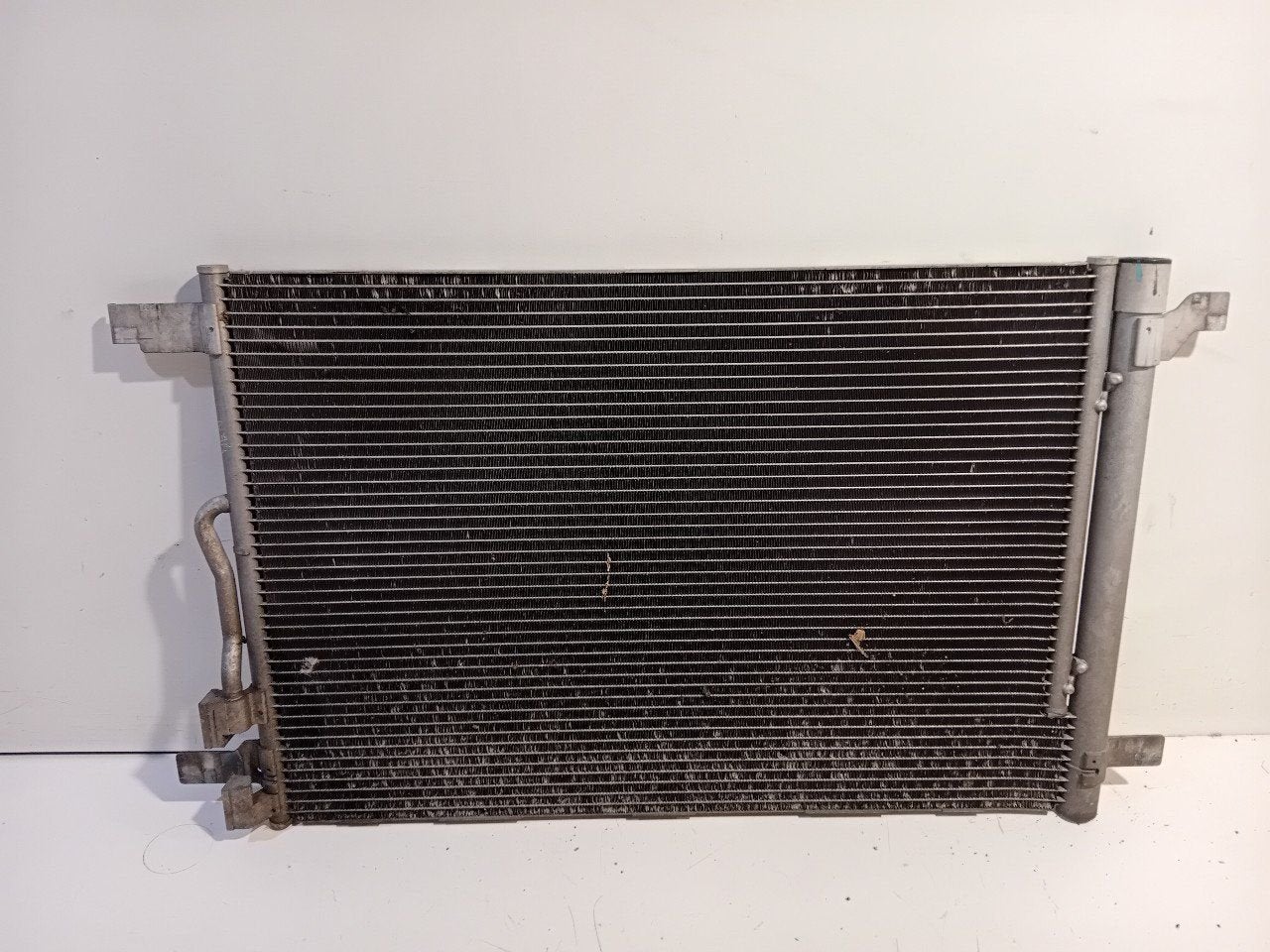 Airco radiateur Volkswagen Tiguan, Onderdelen@venauto.nl, Van der Ven Autorecycling B.V., Ettenseweg 76, 4706 PB Roosendaal, The Netherlands
