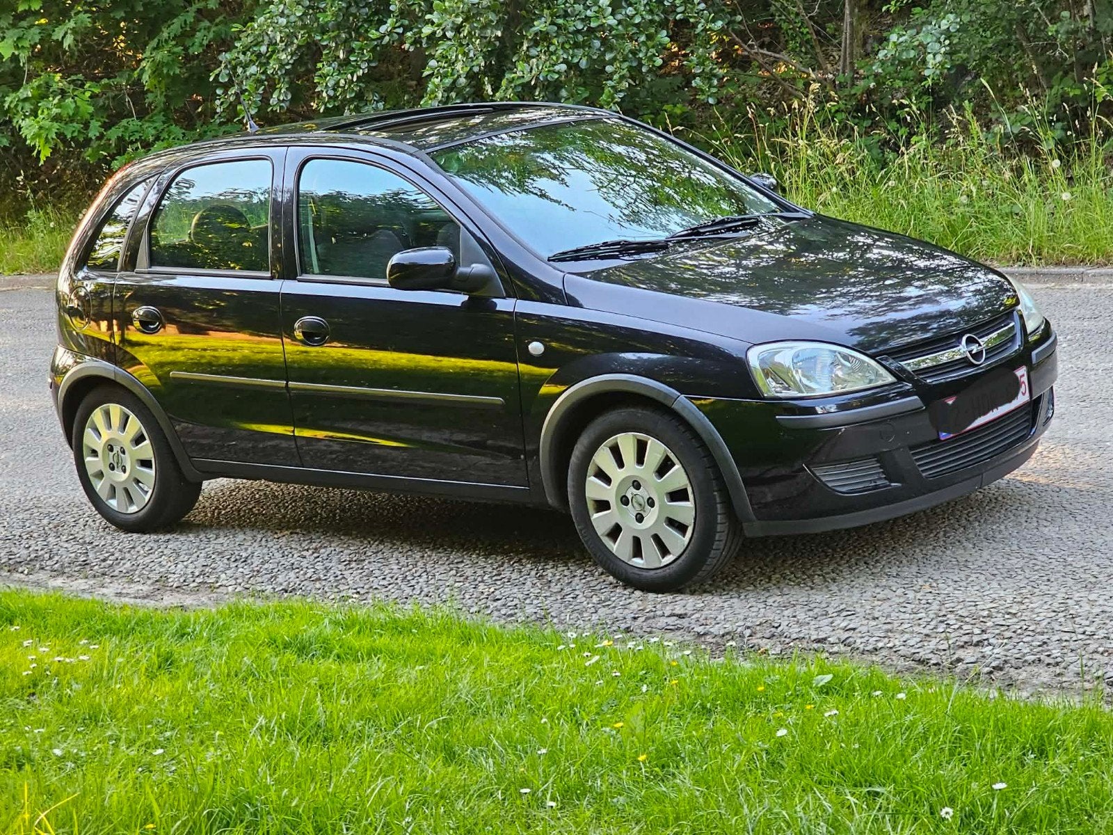 Opel Corsa 1,2 benz, 107000km,s Gekeurd voor verkoop, Auto's, Stof, Beige, https://public.car-pass.be/verify/5741-7183-0279, Zwart