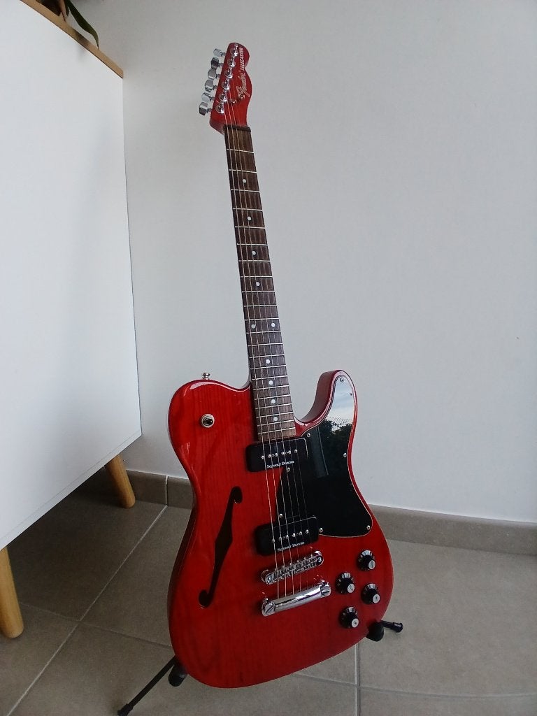 Fender Telecaster Jim Adkins Rouge (Made in Indonesia), Muziek en Instrumenten, Snaarinstrumenten | Gitaren | Elektrisch, Ophalen