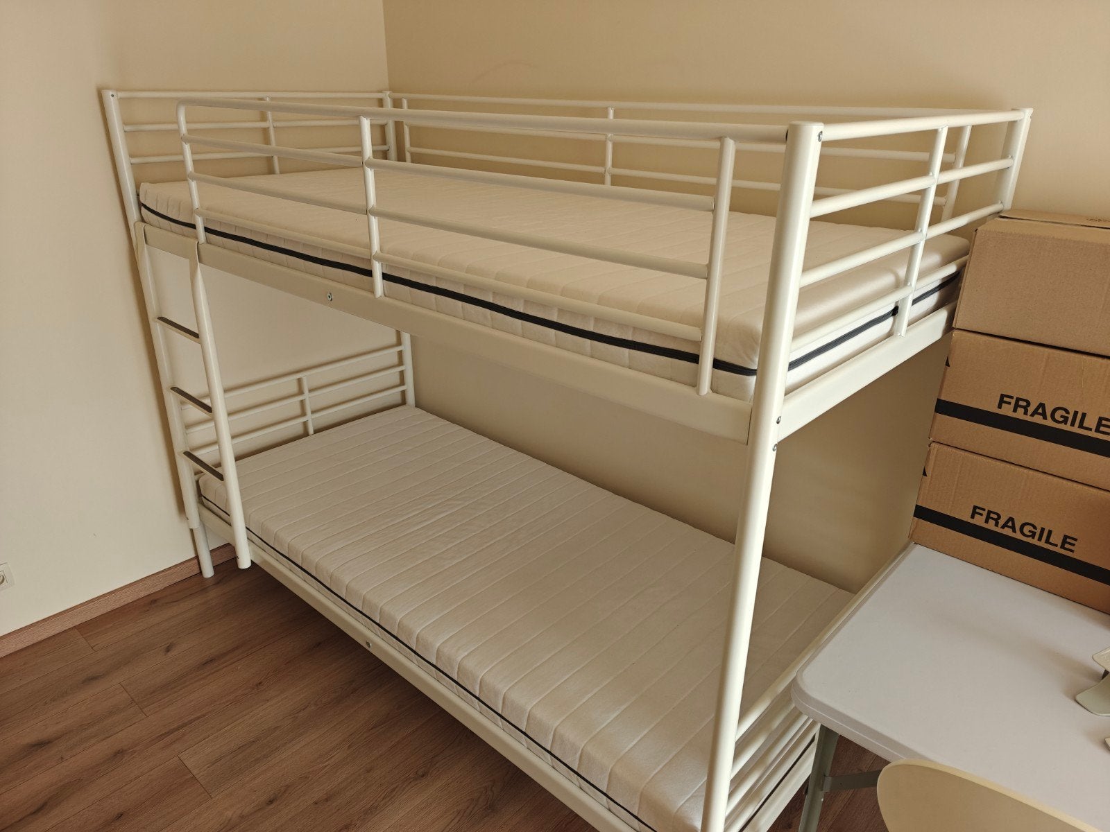 Stapelbed 90 *200. Witte kleur. Geen beschadigingen., Huis en Inrichting, Slaapkamer | Stapelbedden en Hoogslapers, Ophalen, Stapelbed