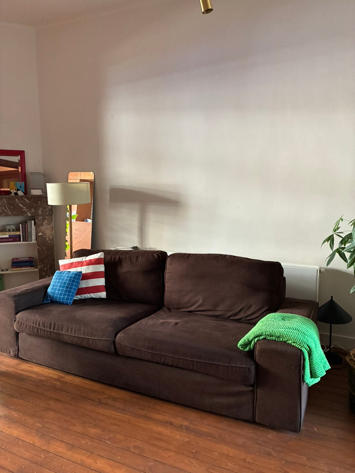 Chaise Kivik marron - 3 places, 200 à 250 cm, Banc droit, Enlèvement, Utilisé